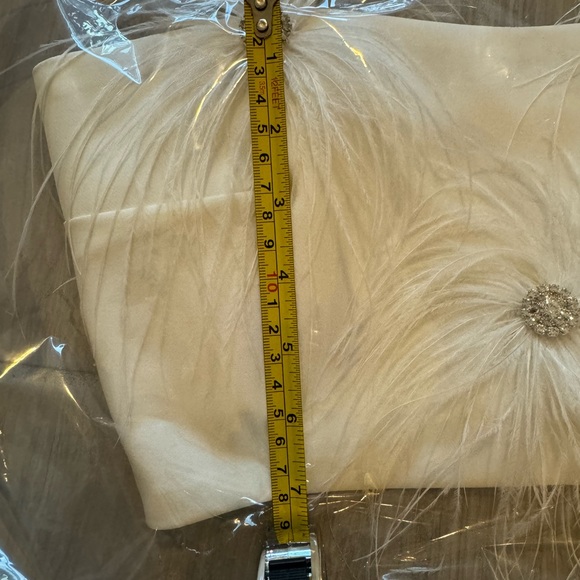 MADE BY ISLA PARTY BRIDAL SET SECOND LOOK  WHITE FEATHER inspired by MADE BY ILA - Picture 11 of 13